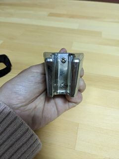 蓮蓬頭架 支架 沒用過 遺失一個壁虎釘