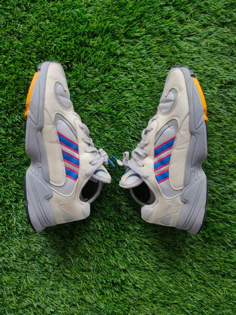 yeezy mauve 700 stockx