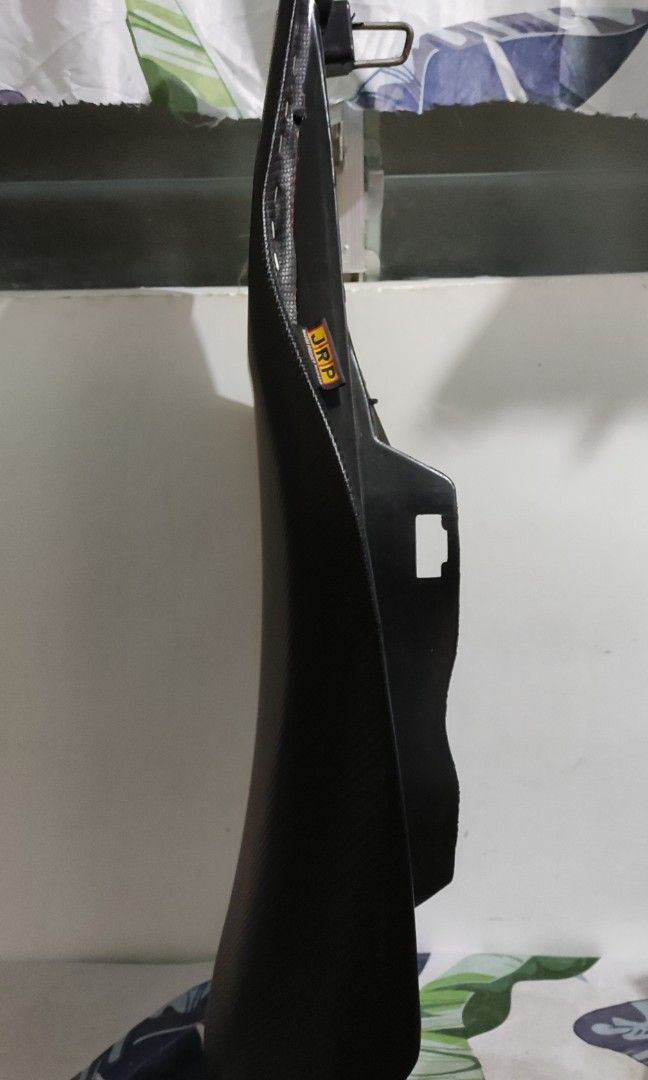 Aerox v1 flat seat, Car Parts & Accessories, Body Parts and Accessories