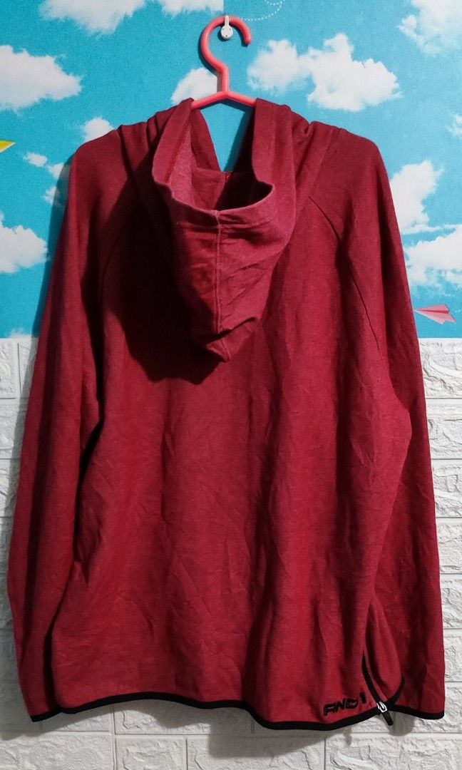 AND1 Hoodie with tag (Category: Hoodies) located in Cainta. Submitted by sadnote (Listing ID 1211517211, Image 2). Description: And1 Hoodie Dimes: W-23 L-28 Fit hanggang XL with tag pa po sya solid na solid Location: Cainta.