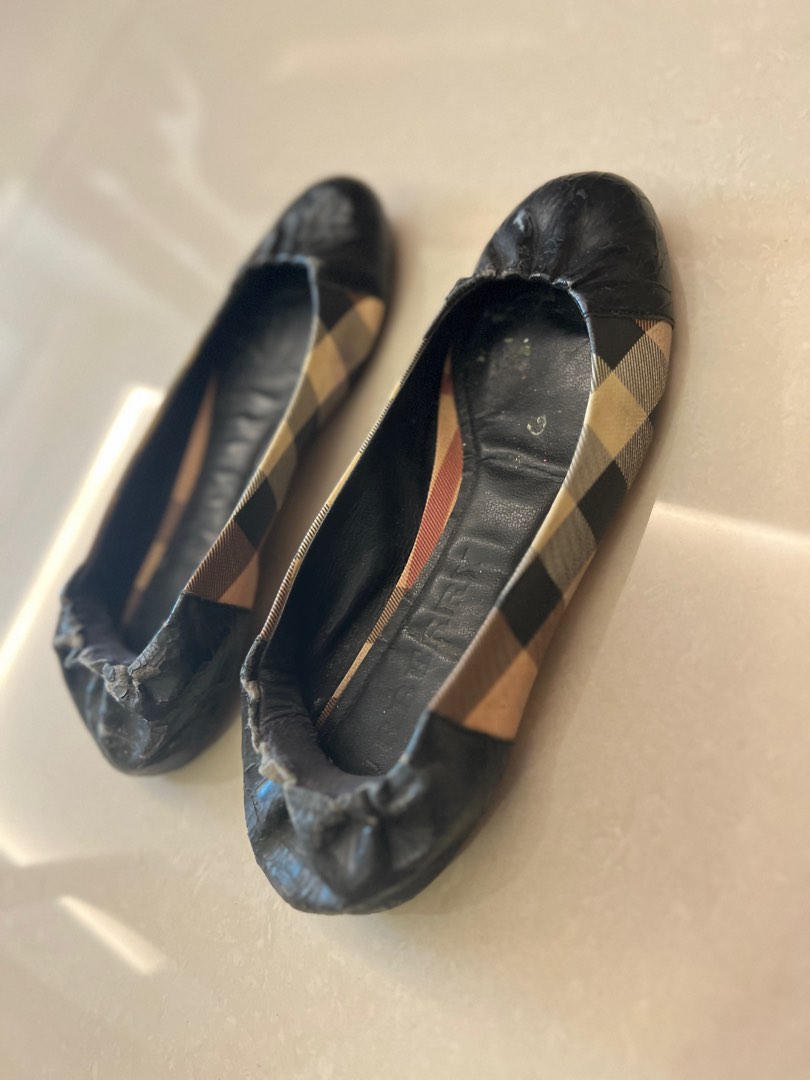 Burberry online patent flats