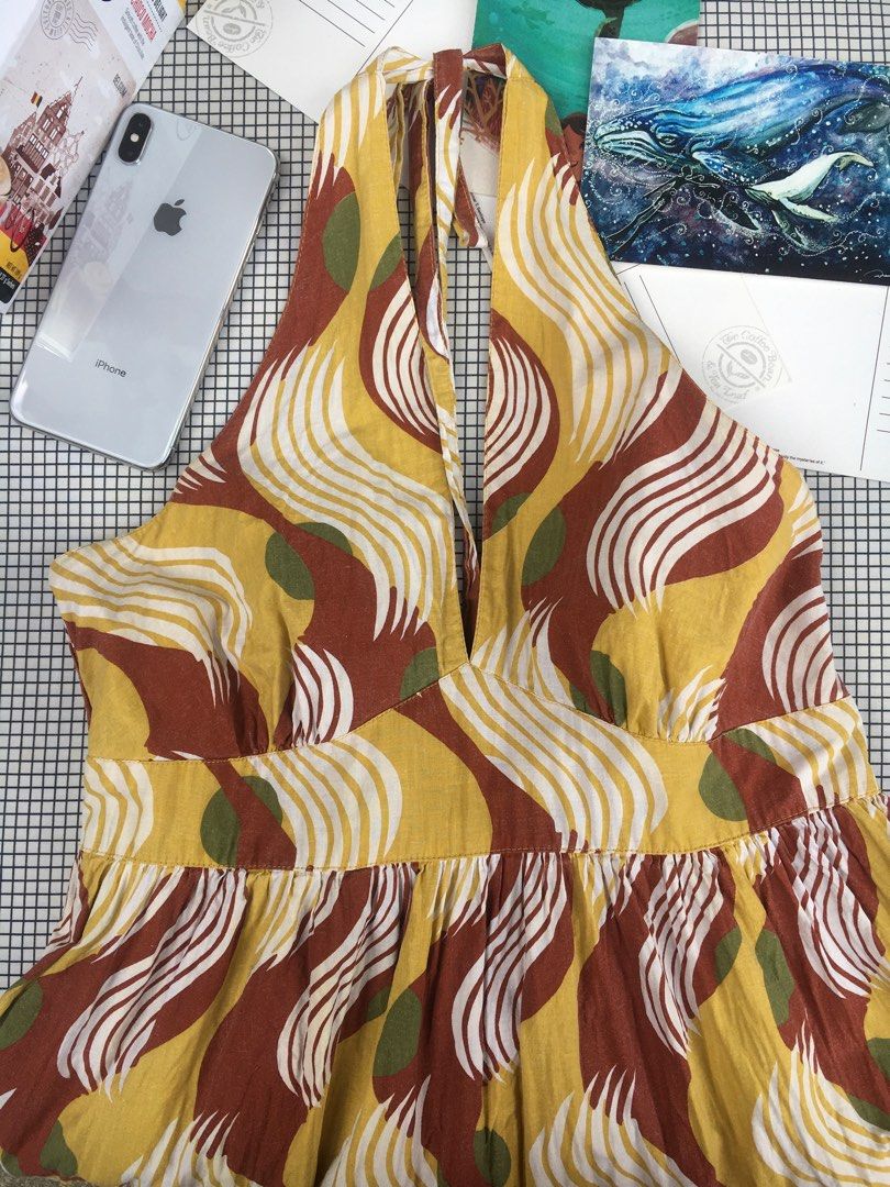 beach dress floral (Category: Dresses) located in Manila. Submitted by BrandedCornerOutlet (Listing ID 1211475181, Image 3). Description: once lang nagamit size is large-XL since smocked namn ung likod rfs: too large on me na. See when worn for reference nalang. super ganda perfect dress this summer ps. kindly visit my bio for seller’s policy. MAKE READING A HABIT. tyia✨ #CarouStyle.