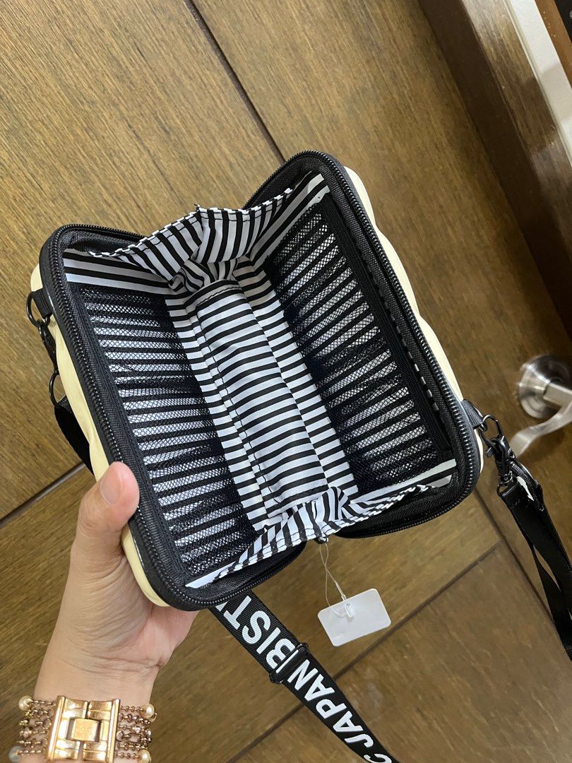 Bistec Japan Camera Bag, Women's Fashion, Bags & Wallets, Clutches on Carousell