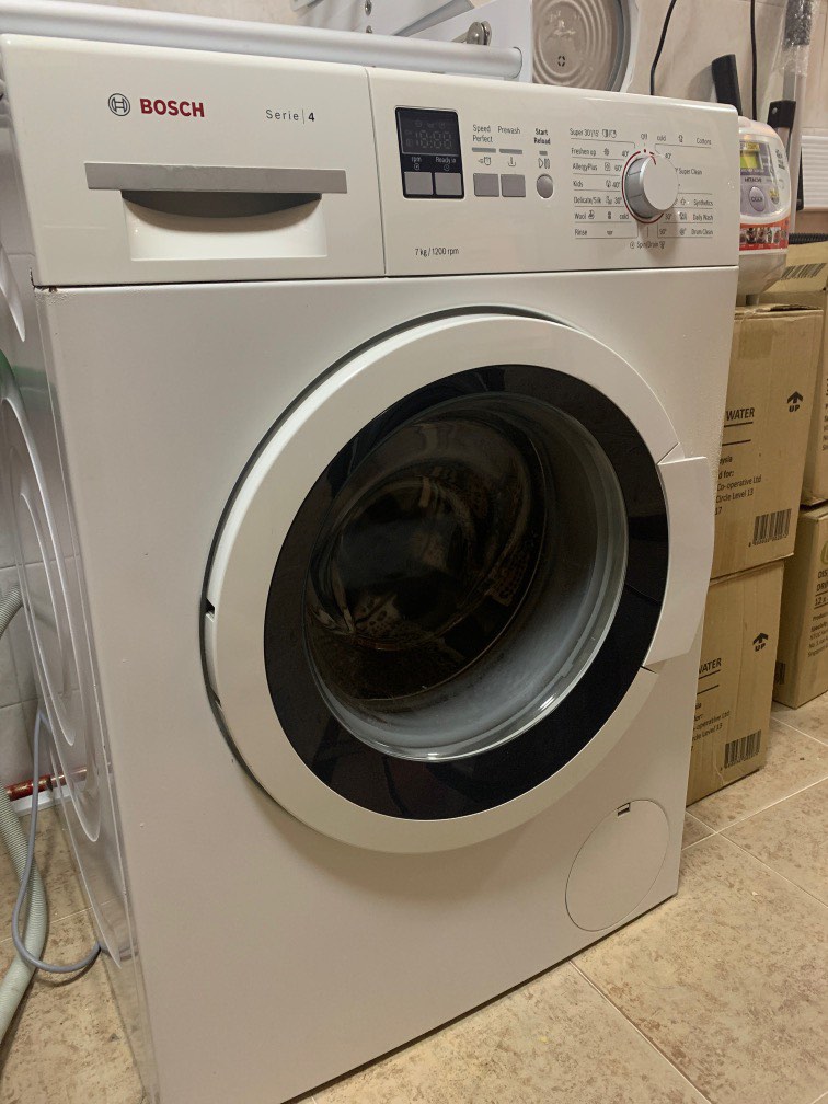 Bosch washing machine Serie 4, TV & Home Appliances, Washing Machines