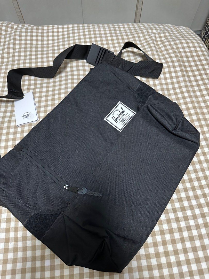 Brand new Herschel Grade Mid Volume Crossbody bag, Men's Fashion