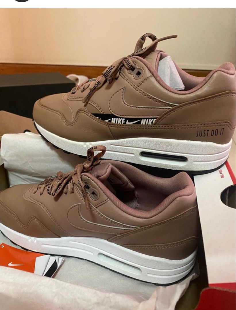 Brand new Nike Air Max Dessert Dust