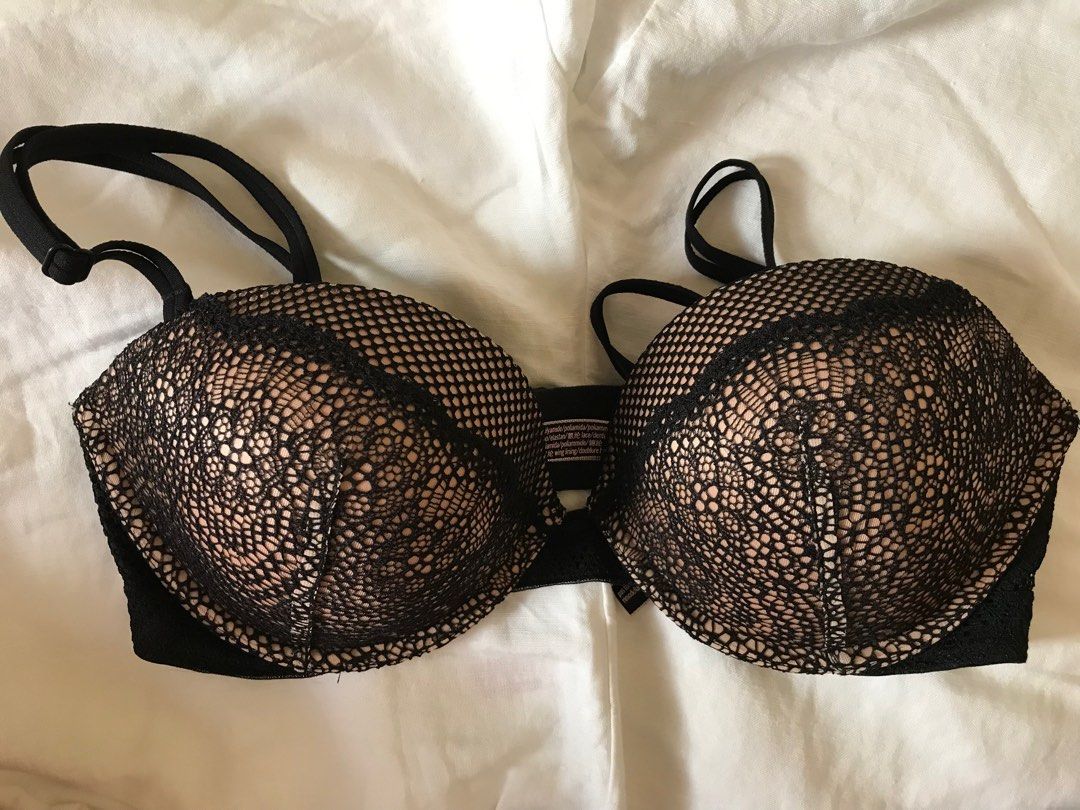 Victoria’s Secret push up bra size 32D brand new