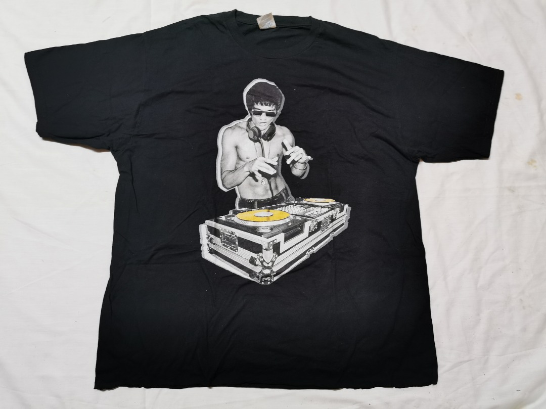 Bruce Lee DJ T-Shirt XL (TS5664), Men's Fashion, Tops & Sets, Tshirts &  Polo Shirts on Carousell