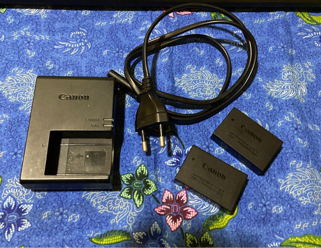 Canon 200D FULL SET, Photography, Cameras on Carousell