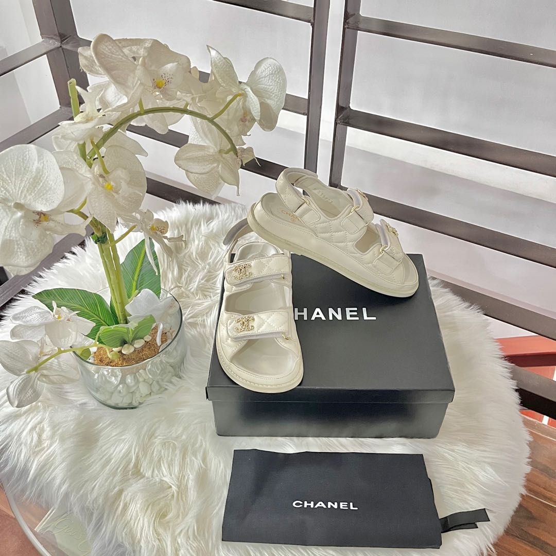 beige birkenstock clogs