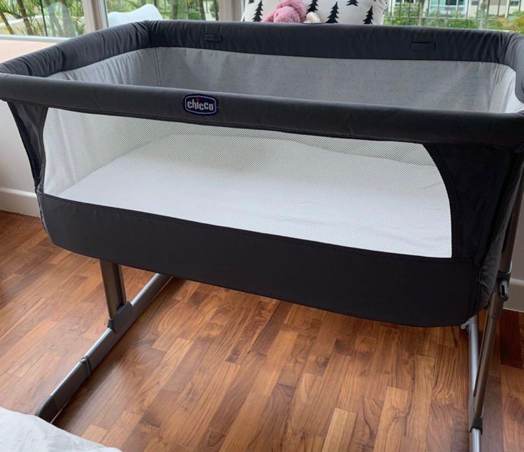 Chicco next2me baby cot, Babies & Kids, Baby Nursery & Kids Furniture