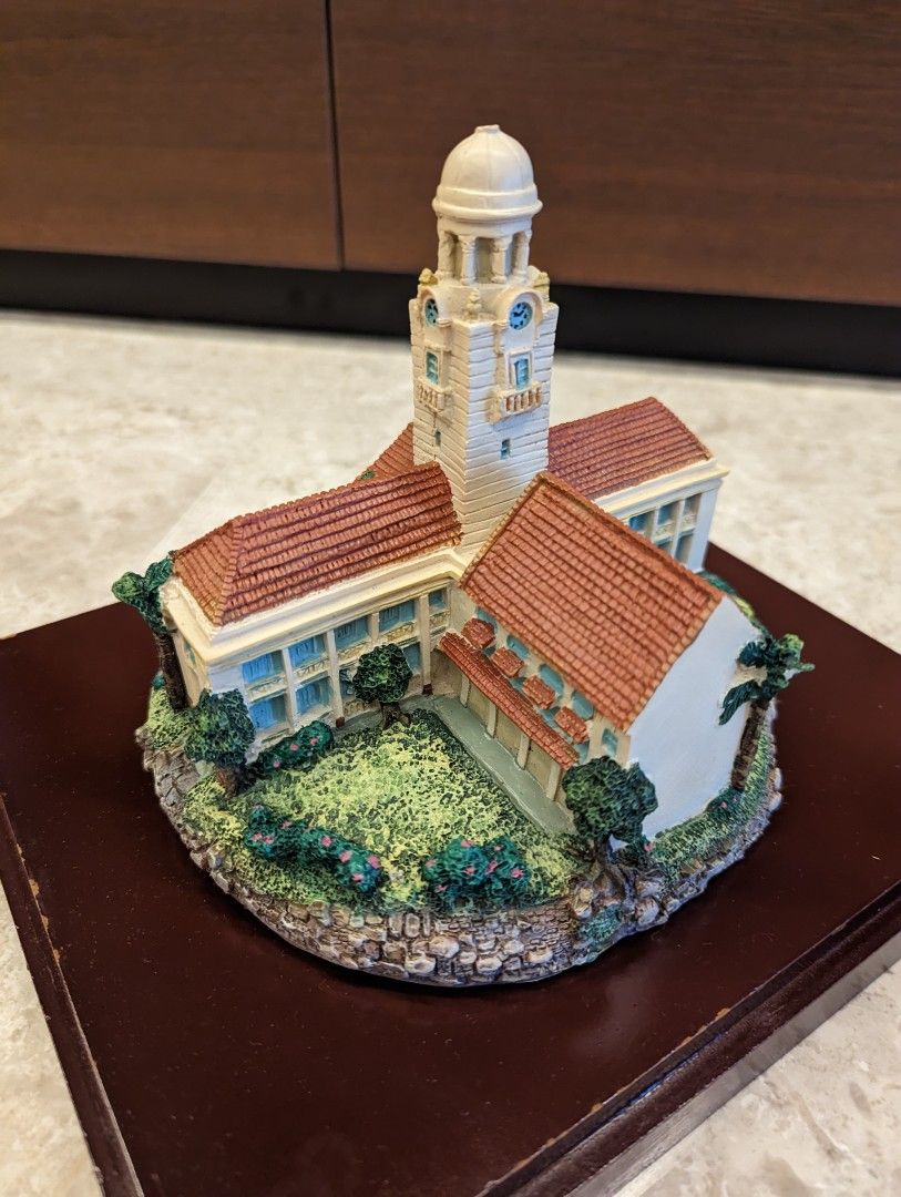 Chinese High School / Hwa Chong Replica Model, Hobbies & Toys