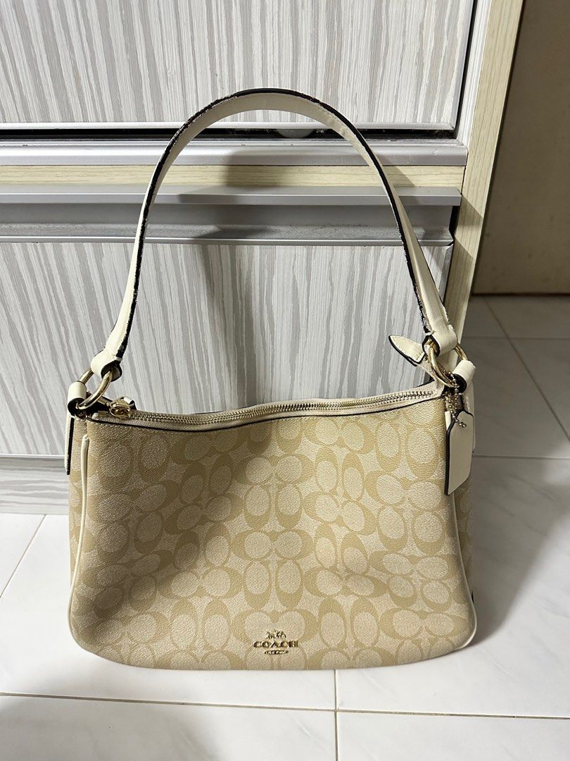 Coach shoulder bag outlet new arrivals