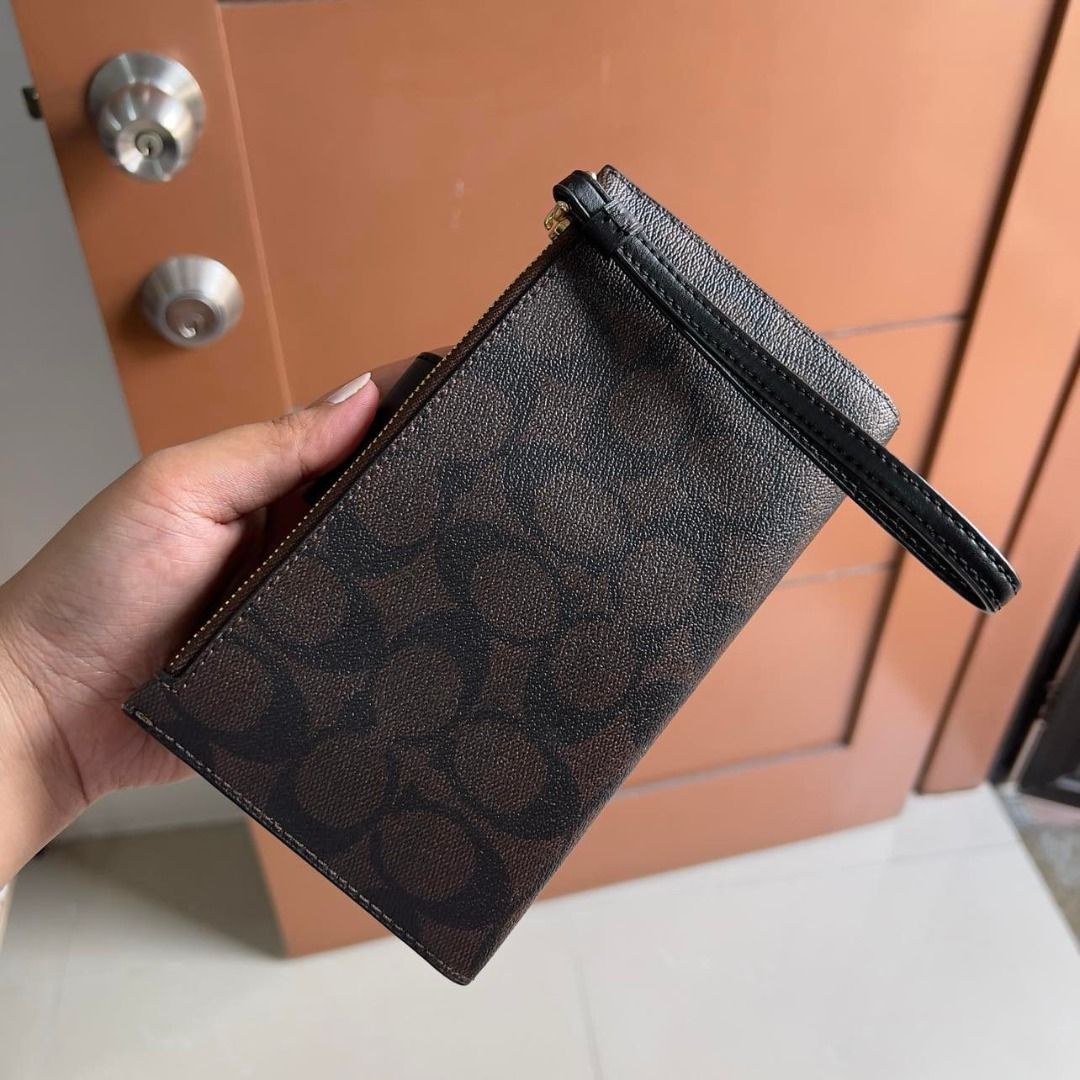 COACH TECH PHONE WALLET IN SIGNATURE CANVAS MAHOGANY/BLACK(USED), Women ...