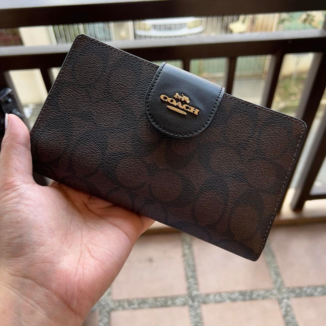 Coach Tech Wallet in Signature Canvas, Women's Fashion, Bags & Wallets,  Wallets & Card holders on Carousell