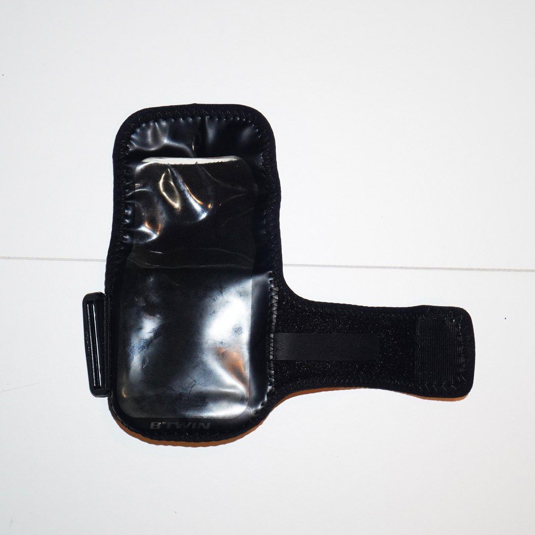 Btwin phone store holder