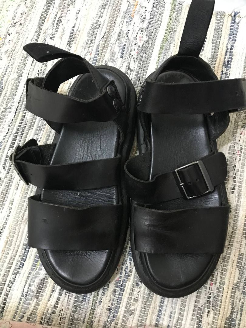 Black outlet gryphon sandals