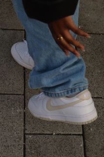 Dunk low pearl white