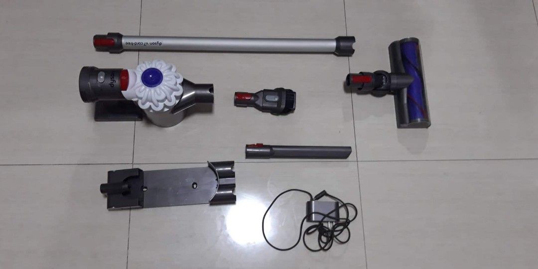 Dyson v7 cordless vacuum, TV & Home Appliances, Vacuum Cleaner