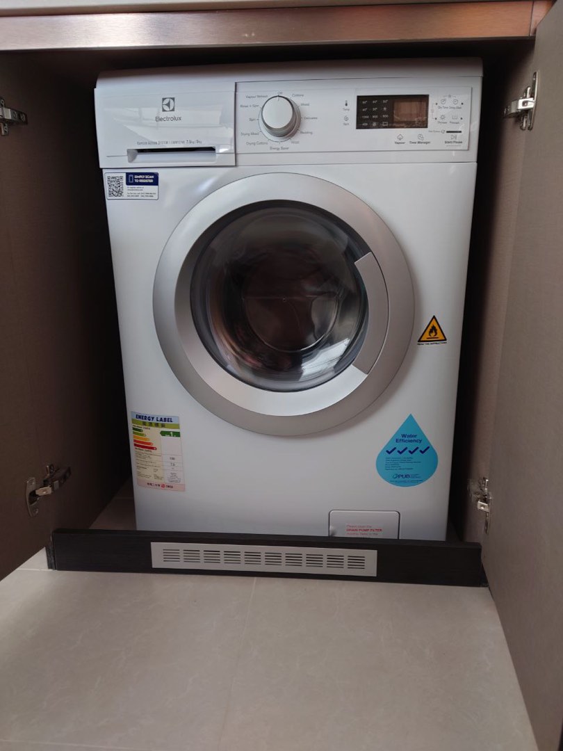 Electrolux Washer Dryer EWW12746, TV & Home Appliances, Washing