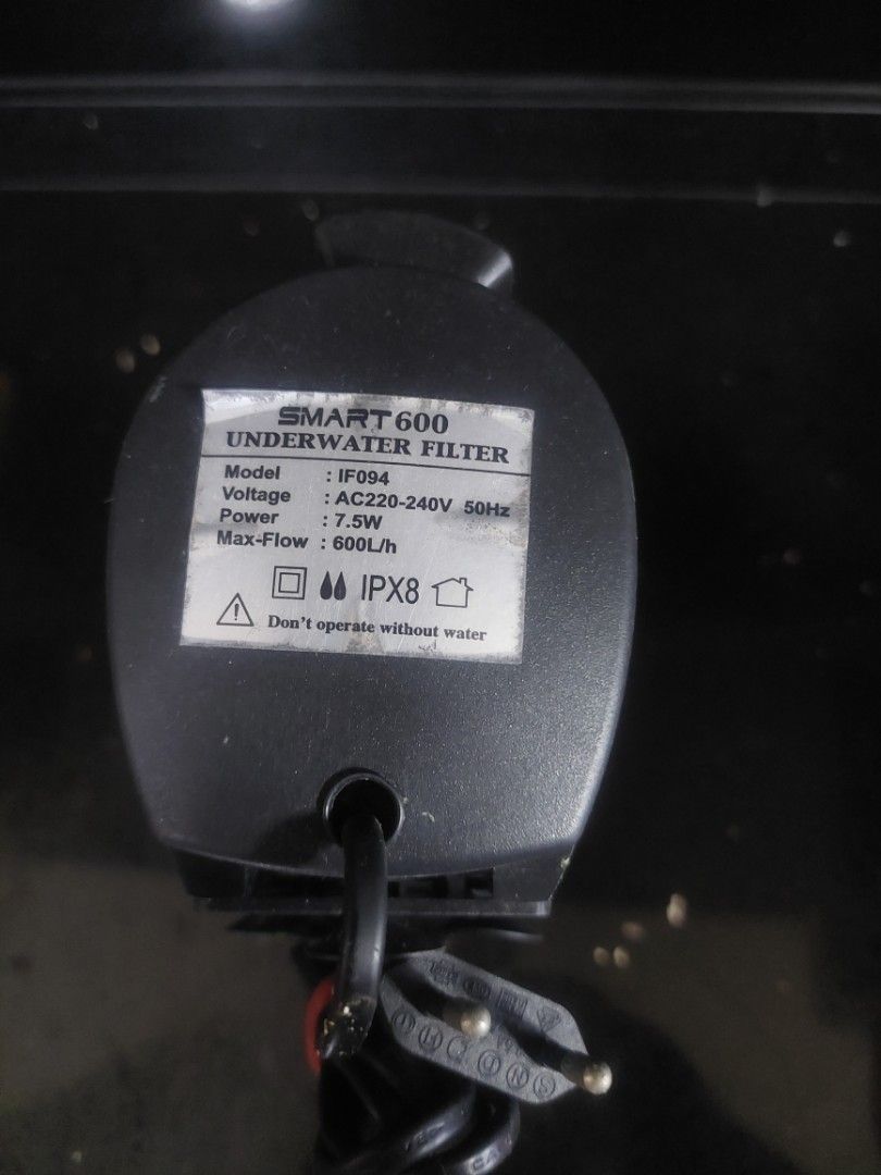 Filter (Category: Homes & Other Pet Accessories) located in Singapore. Submitted by bctan1981 (Listing ID 1211396152, Image 2). Description: Strong Submersible Filter Ideal for 2ft - 3ft Tanks..