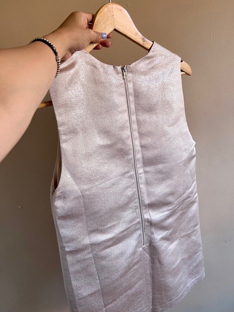 Forever 21 Sleeveless Tunic Dress (Category: Dresses) located in Marikina City. Submitted by declutteringmama08 (Listing ID 1211474820, Image 3). Description: Size SMALL Above the knee length With inner lining No flaws Authentic From USA Not ukay .
