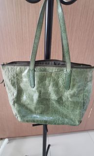 (Kategori: ) berada di . Dikirim oleh aqua86_bongkarlemari (ID iklan 1211402741, Gambar 1). Deskripsi: .