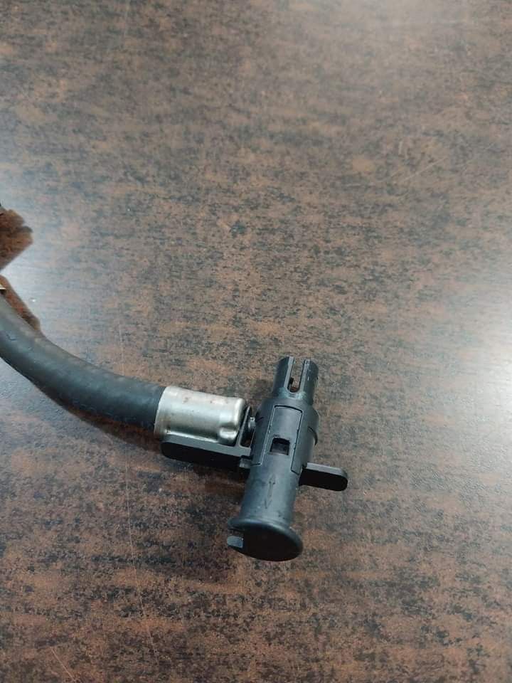 FUEL RETURN HOSE ASSEMBLY, Car Parts & Accessories, Maintenance Fluids