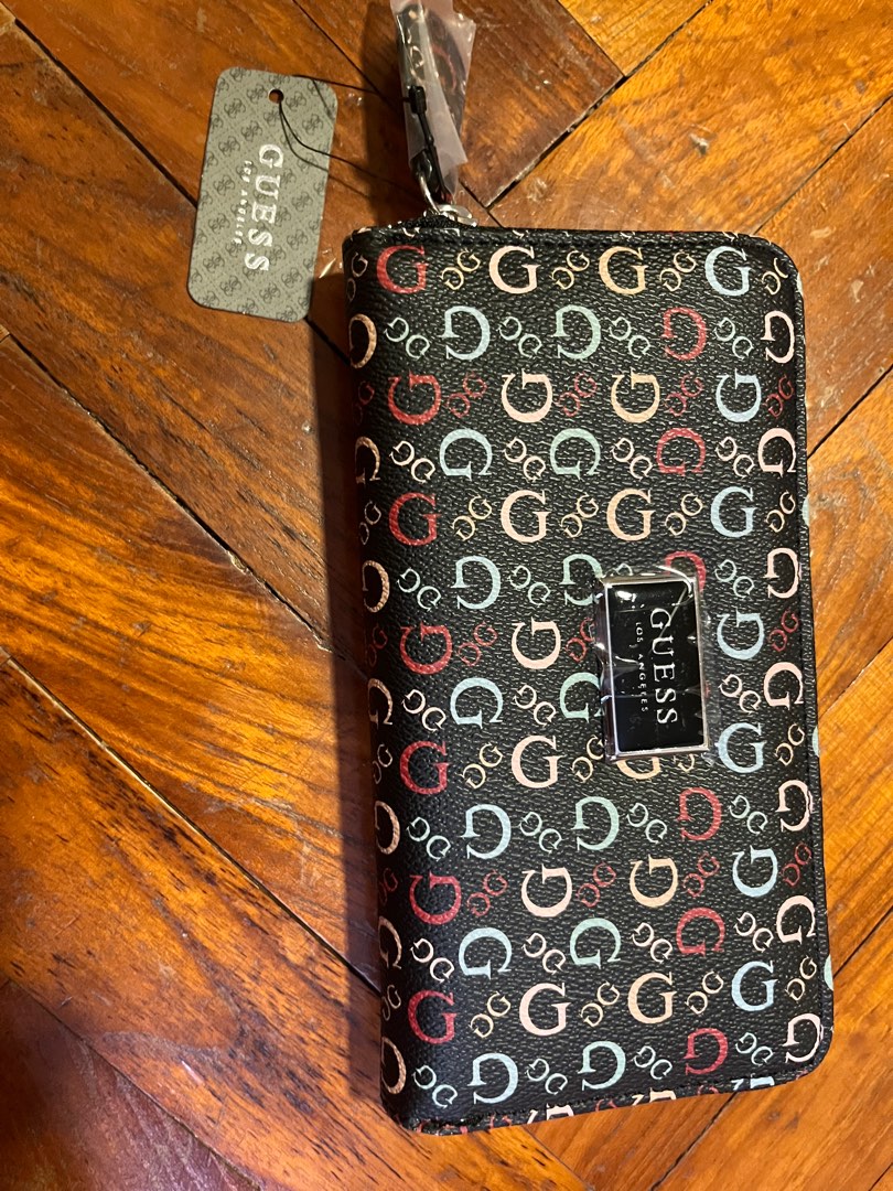 Guess Clutches, Women's Fashion, Bags & Wallets, Clutches on Carousell