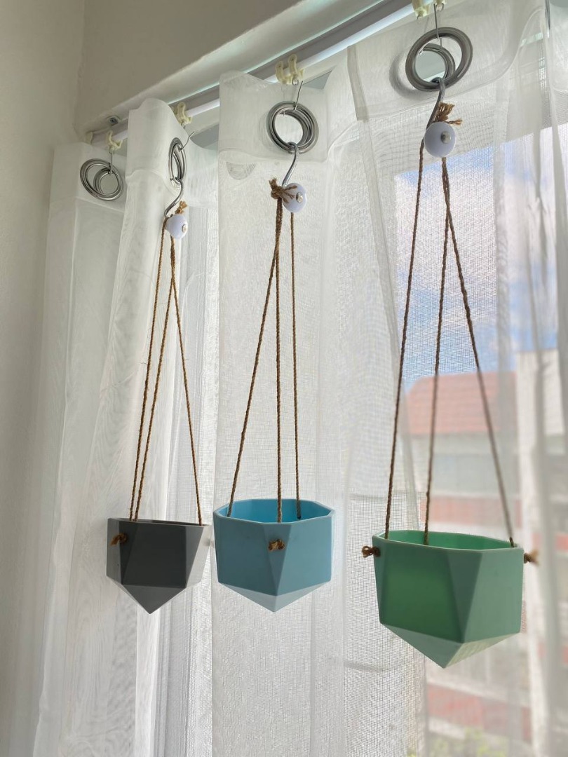 Hanging Pots on Carousell