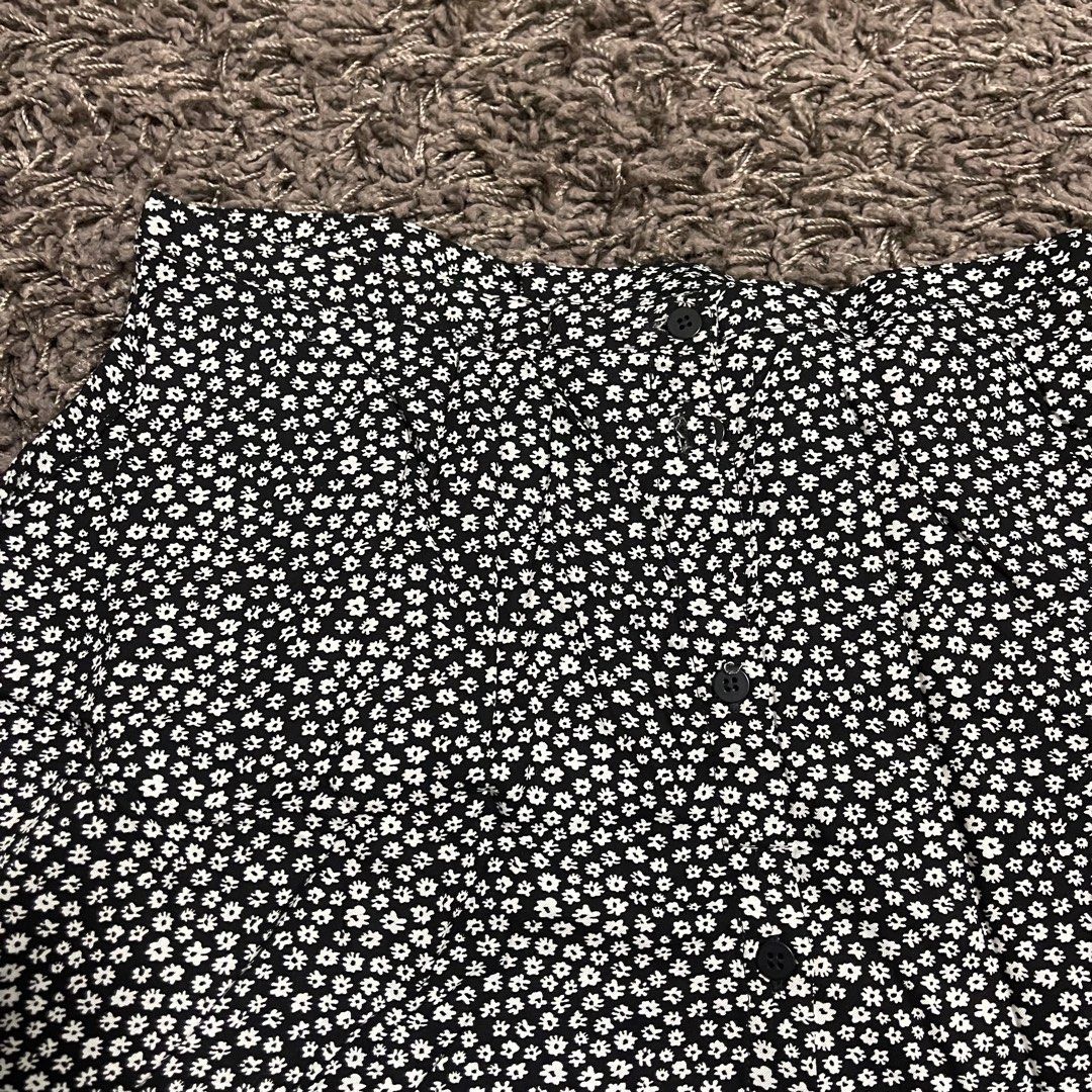 H&M Floral Skirt (Category: Skirts) located in Paranaque City. Submitted by mingyuwonie (Listing ID 1211532540, Image 3). Description: Super soft material and high quality! mod: ggx lbc sdd mop: bpi gcash.
