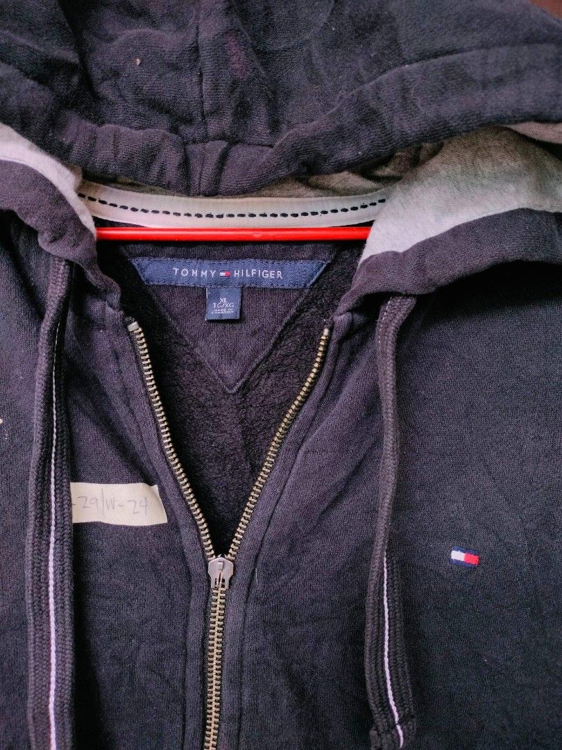 Hoodie Tommy Hilfiger (Category: Coats, Jackets and Outerwear) located in Davao. Submitted by troyoh (Listing ID 1211386619, Image 2). Description: Tommy Hilfiger Black Hoodie XL L:29 W:24 Excellent Condition Non faded +SF.