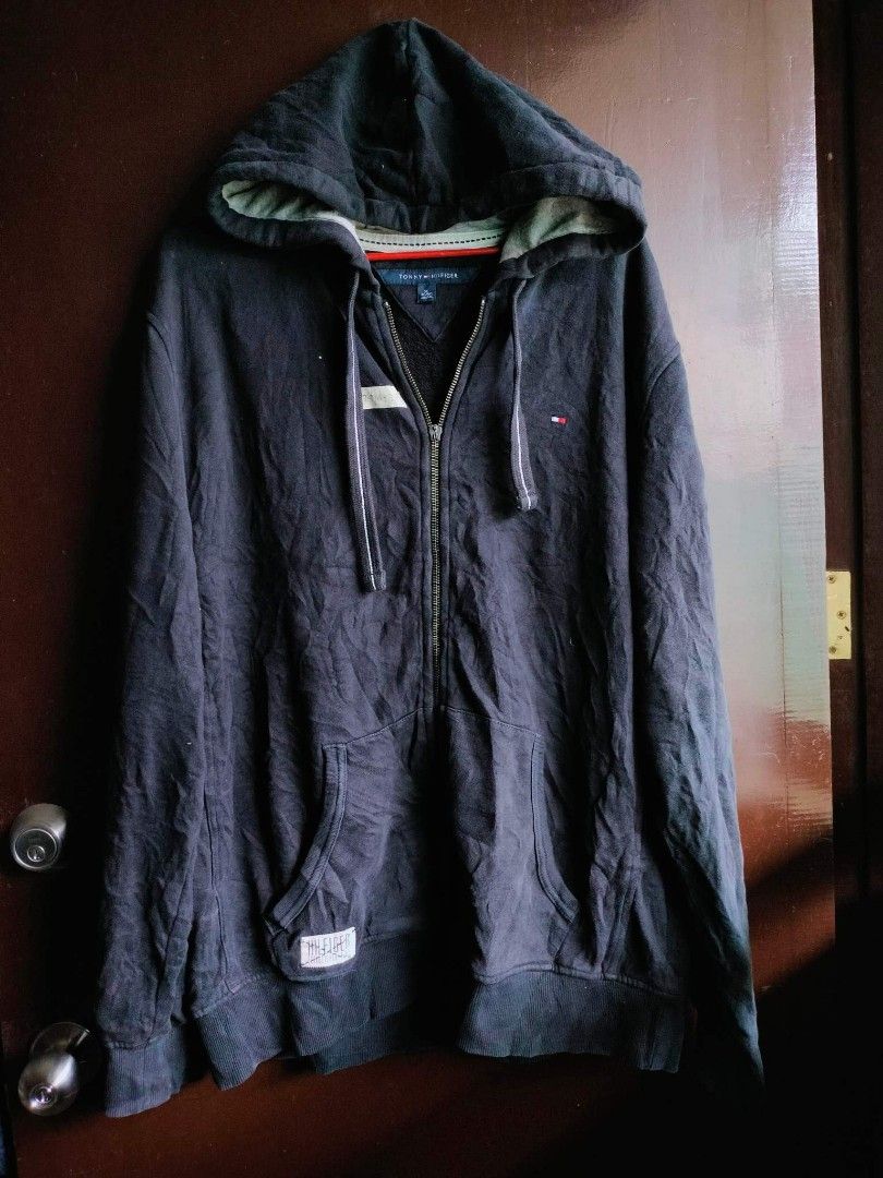 Hoodie Tommy Hilfiger (Category: Coats, Jackets and Outerwear) located in Davao. Submitted by troyoh (Listing ID 1211386619, Image 1). Description: Tommy Hilfiger Black Hoodie XL L:29 W:24 Excellent Condition Non faded +SF.
