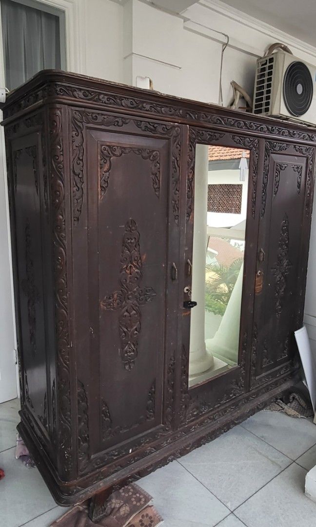 Lemari kayu jati, Home & Furniture on Carousell
