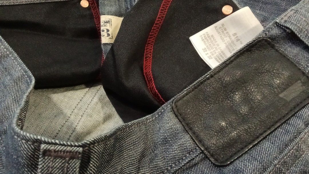 Levi 514 black store label jeans