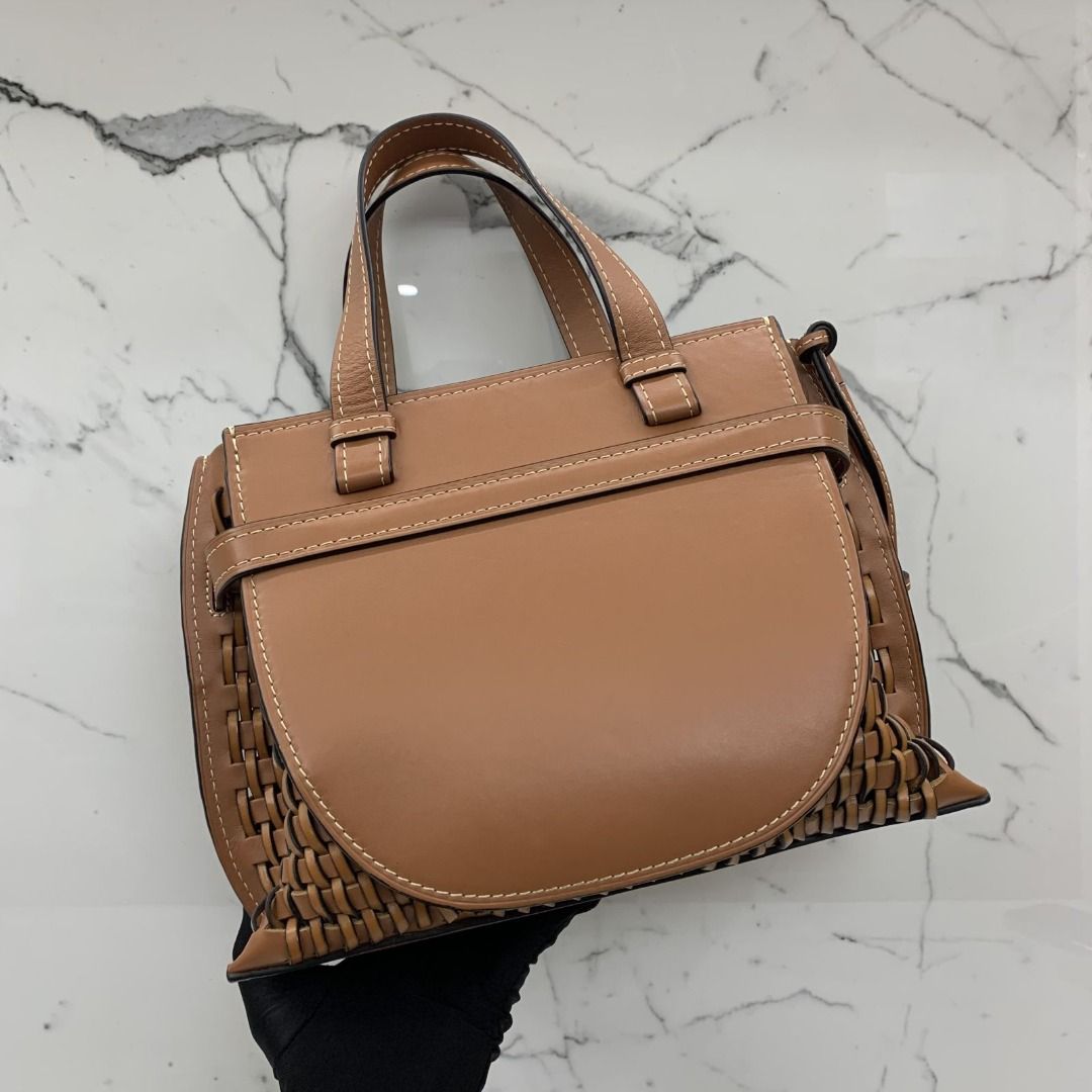 Gate top clearance handle small bag
