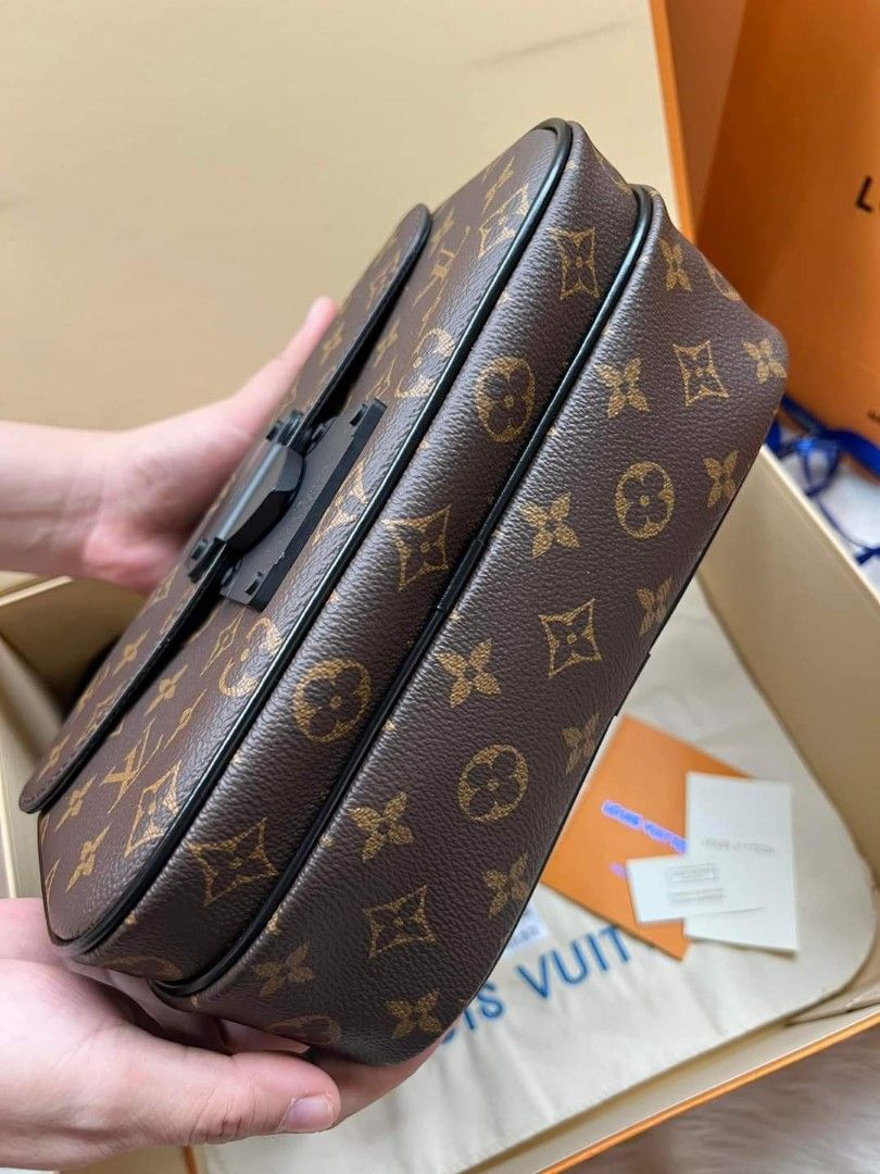 Louis Vuitton S LOCK MESSENGER - JewelryReluxe