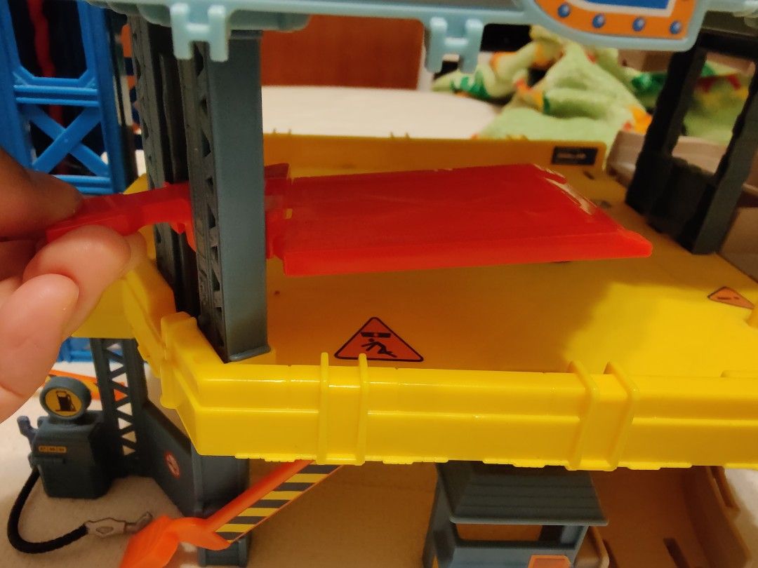 Matchbox 4level garage playset, Hobbies & Toys, Toys & Games on Carousell