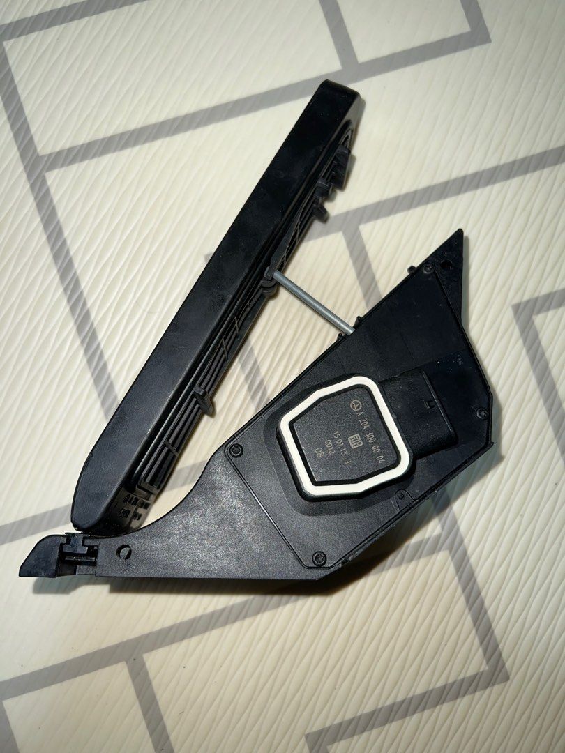 MERCEDESBENZ A2043000004 CCLASS (W204) 2013 Accelerator Pedal, Car