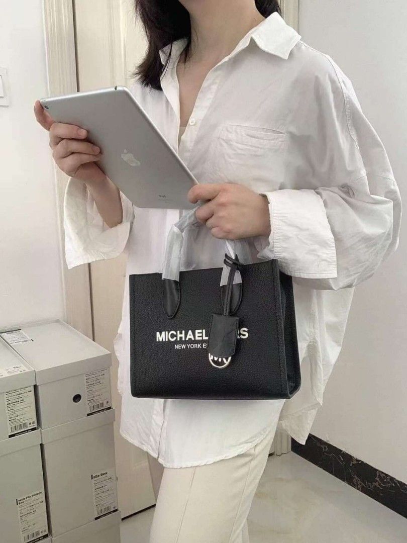 MICHAEL KORS MIRELLA TOTE BAG BLACK 😍😍, Luxury, Bags & Wallets
