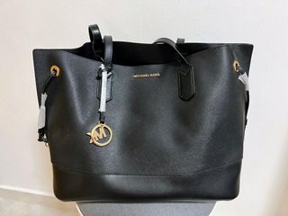 Michael kors trista large drawstring deals tote