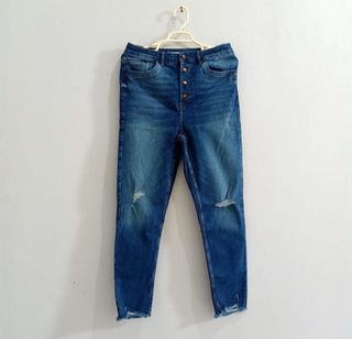 (NETT) Zara Ripped Jeans Size 44 (XXL)