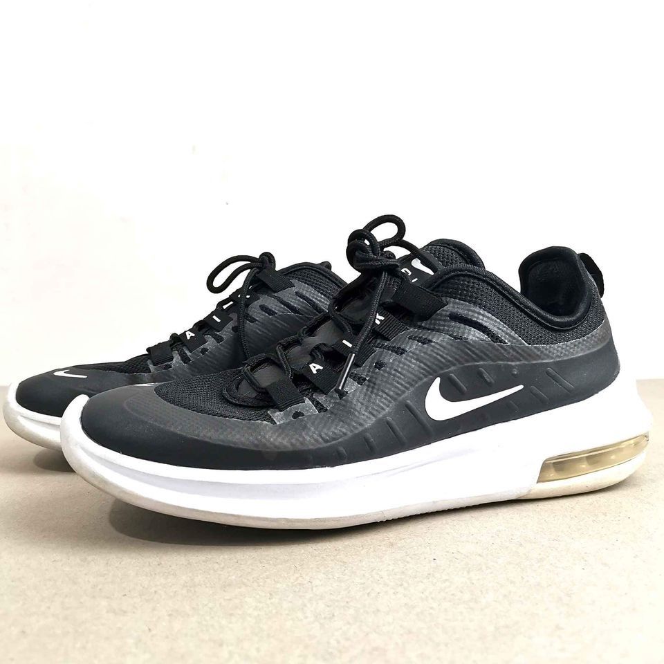 nike axis black