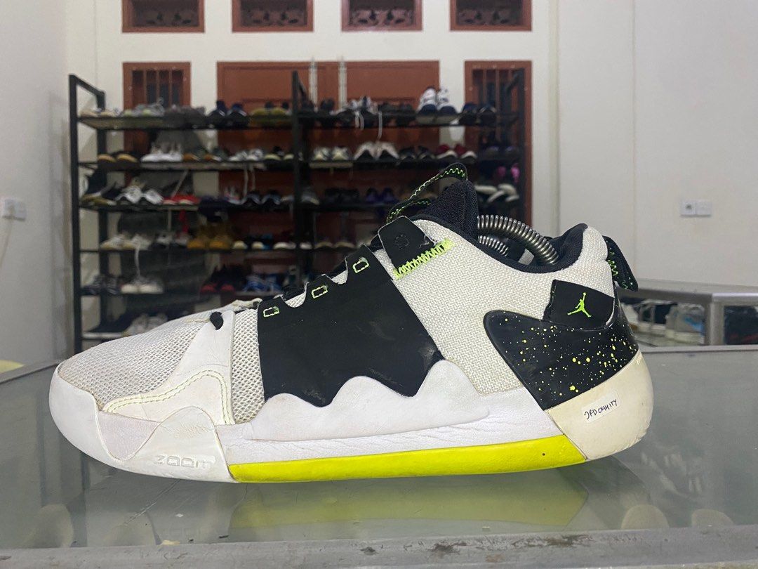 Jordan zero gravity black