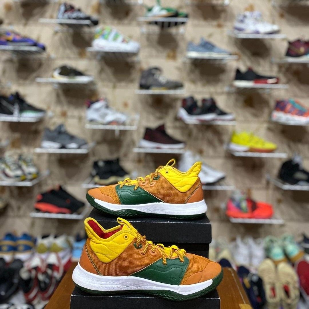 Nike PG All Stars Sneakers, Fesyen Pria, Sepatu Sneakers di