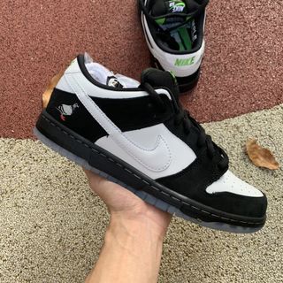 (Category: ) located in . Submitted by sneakerassembly (Listing ID 1211440878, Image 1). Description: .