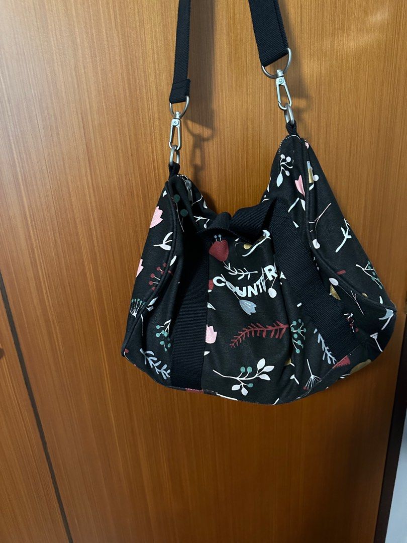 Original Country Road Duffel Bag, Women's Fashion, Bags & Wallets