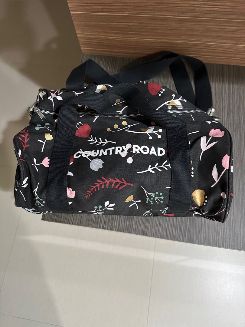 Original Country Road Duffel Bag, Women's Fashion, Bags & Wallets