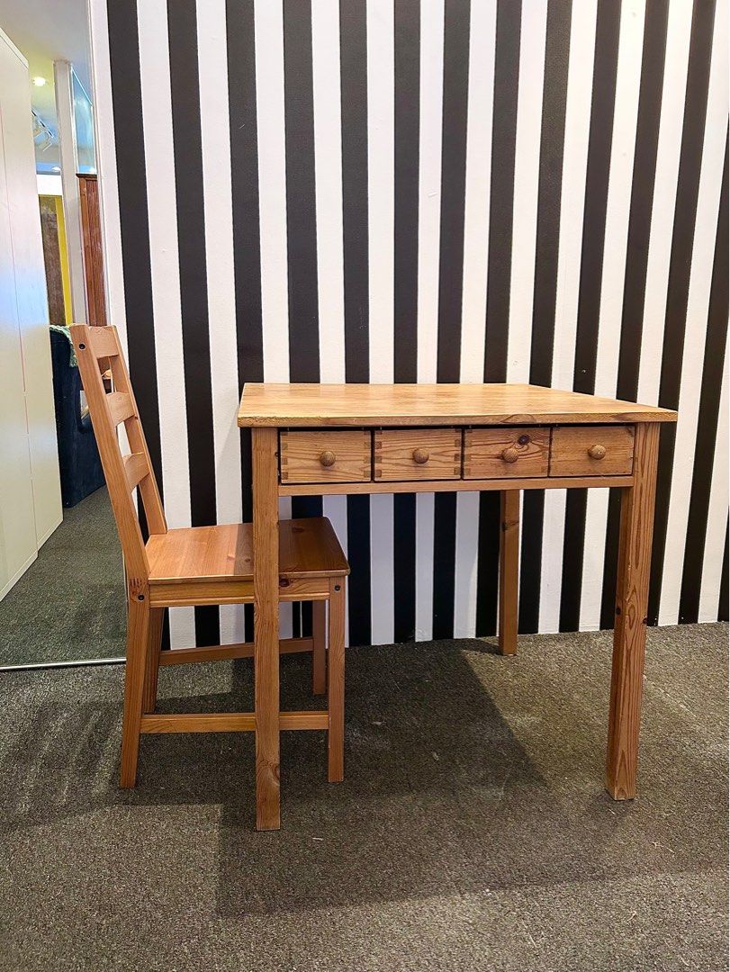 Pine wood SQUARE dining table / kitchen utensils table, Furniture