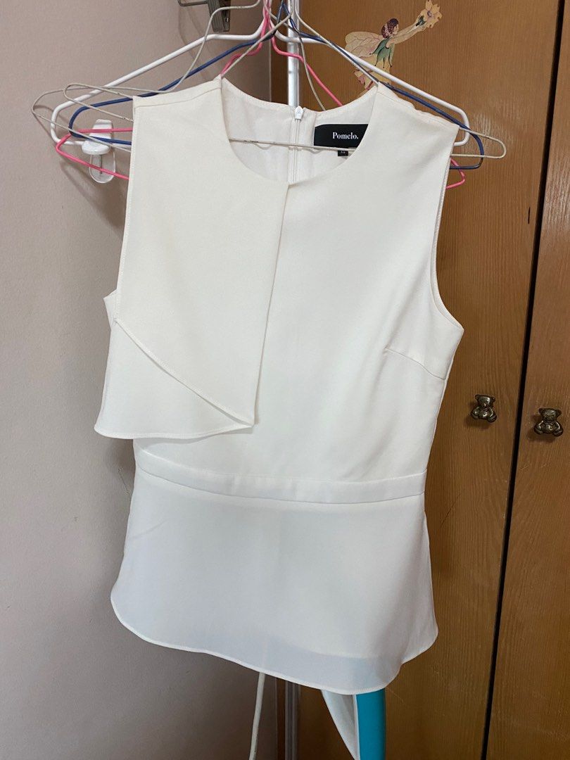 Elegant sleeveless tops store